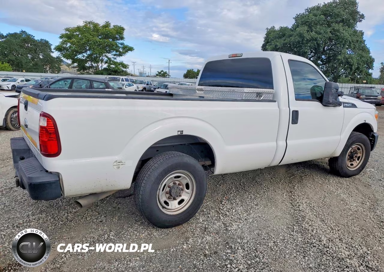 2013 Ford F250 Super Duty VIN:1FTBF2A66DEB82253 - 3
