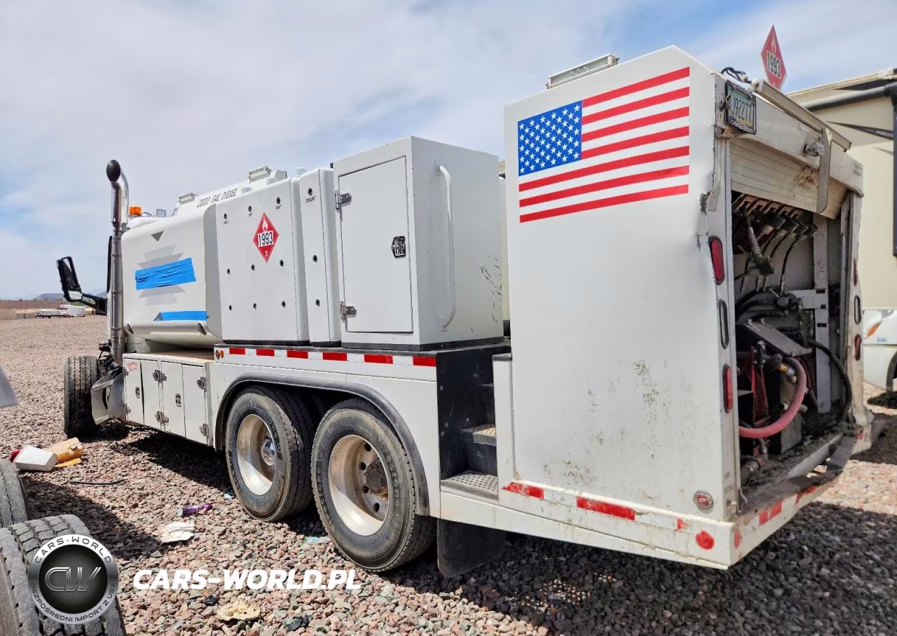 2019 Peterbilt 567 Fuel - Lube Truck VIN:1NPCL40X5KD614412 - 3