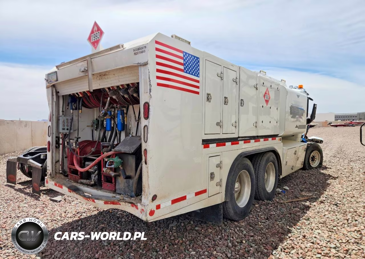 2019 Peterbilt 567 Fuel - Lube Truck VIN:1NPCL40X5KD614412 - 4