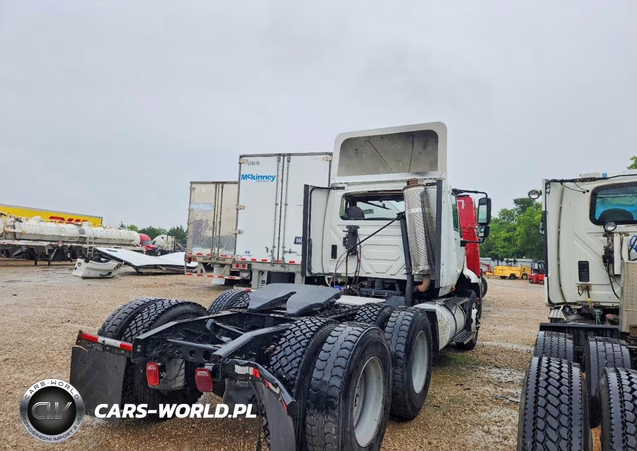 2011 International 8600 Semi Truck VIN:1HSHXSJR7BJ375444 - 4