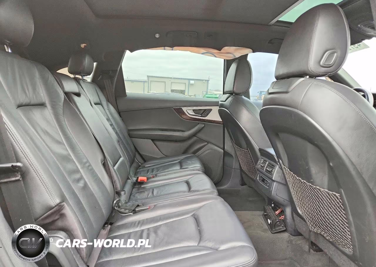 2017 Audi Q7 Premium Plus VIN:WA1LHAF76HD046897 - 11