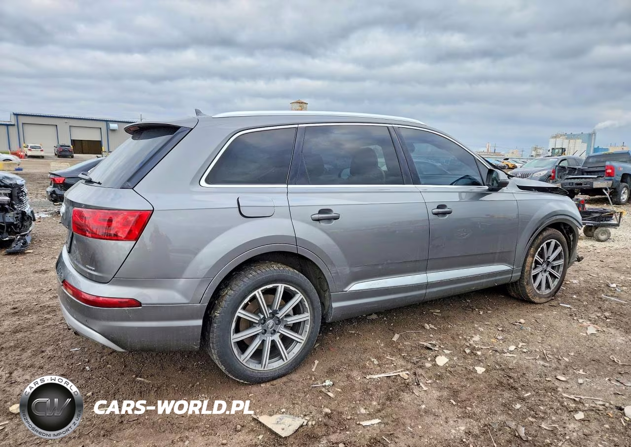2017 Audi Q7 Premium Plus VIN:WA1LHAF76HD046897 - 3