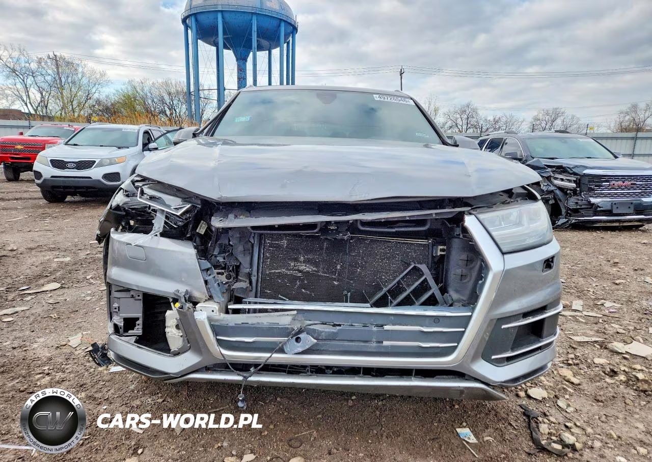 2017 Audi Q7 Premium Plus VIN:WA1LHAF76HD046897 - 5