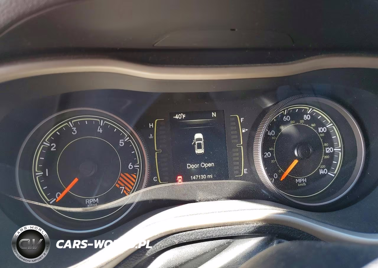 2015 Jeep Cherokee Sport VIN:1C4PJLAB0FW689315 - 9
