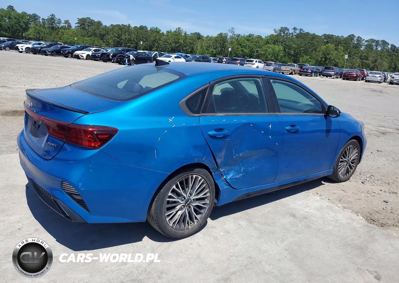 2022 Kia Forte Gt Line VIN:3KPF54AD4NE511293 - 3