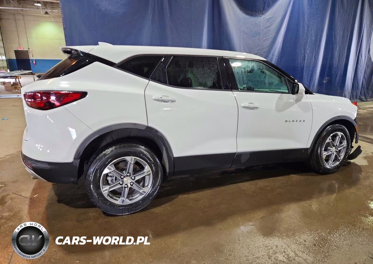 2025 Chevrolet Blazer 2Lt VIN:3GNKBHR48SS254260 - 3