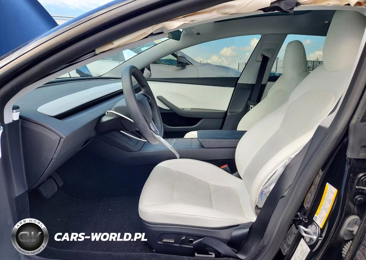 2025 Tesla Model 3 VIN:5YJ3E1EA4SF978365 - 7