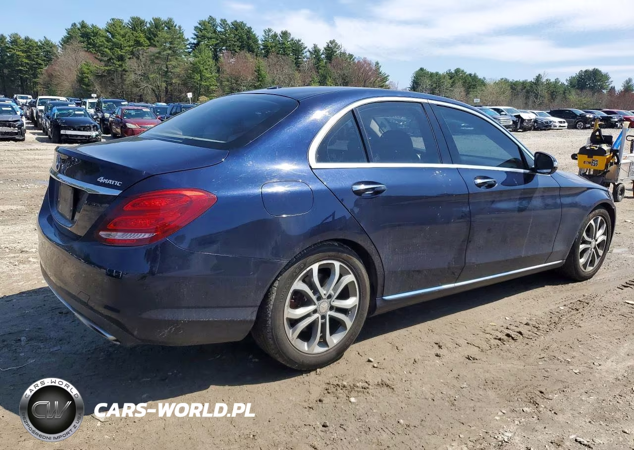 2015 Mercedes Benz C 300 4Matic VIN:55SWF4KB0FU009563 - 3