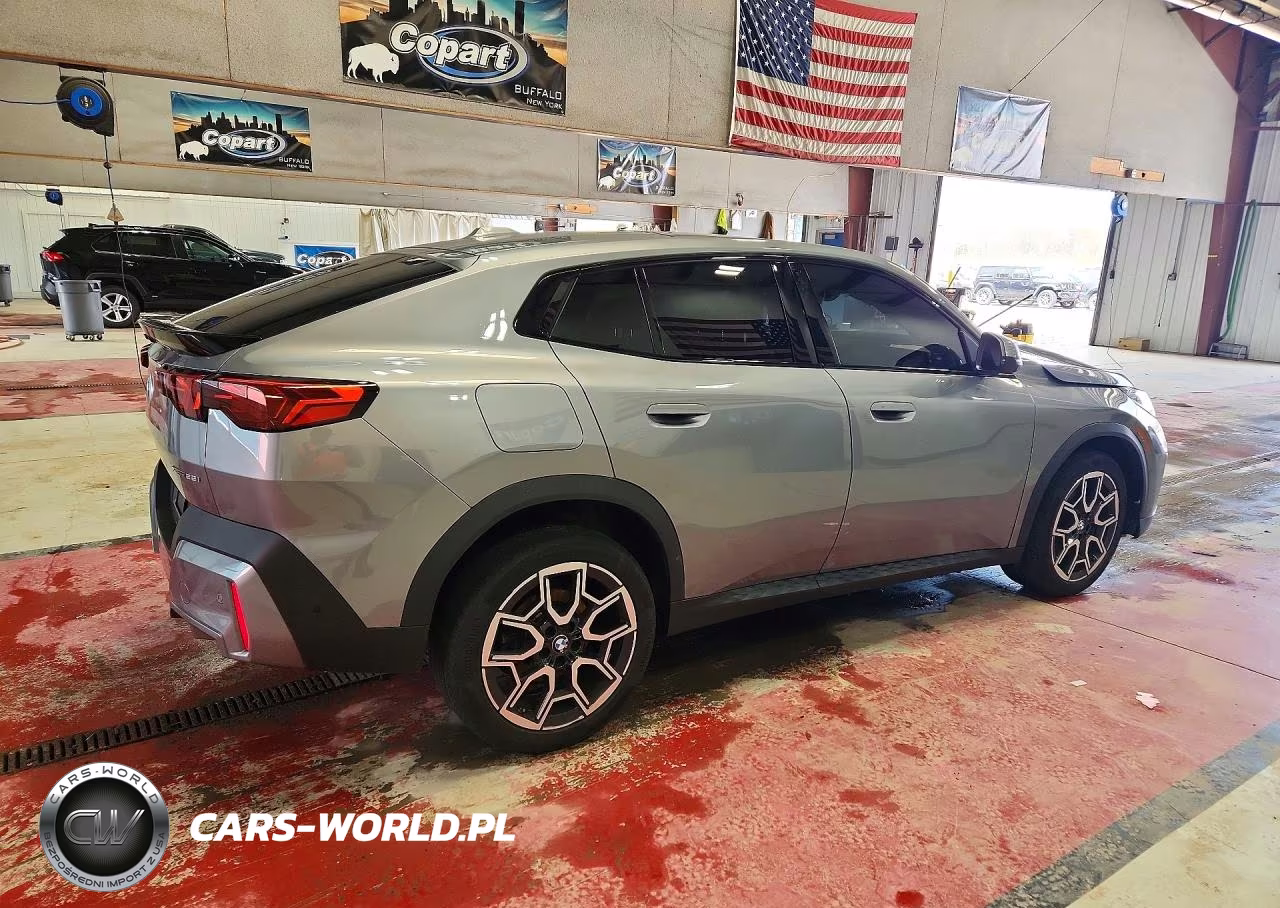 2025 BMW X2 xDrive28I VIN:WBX63GM09S5153179 - 3