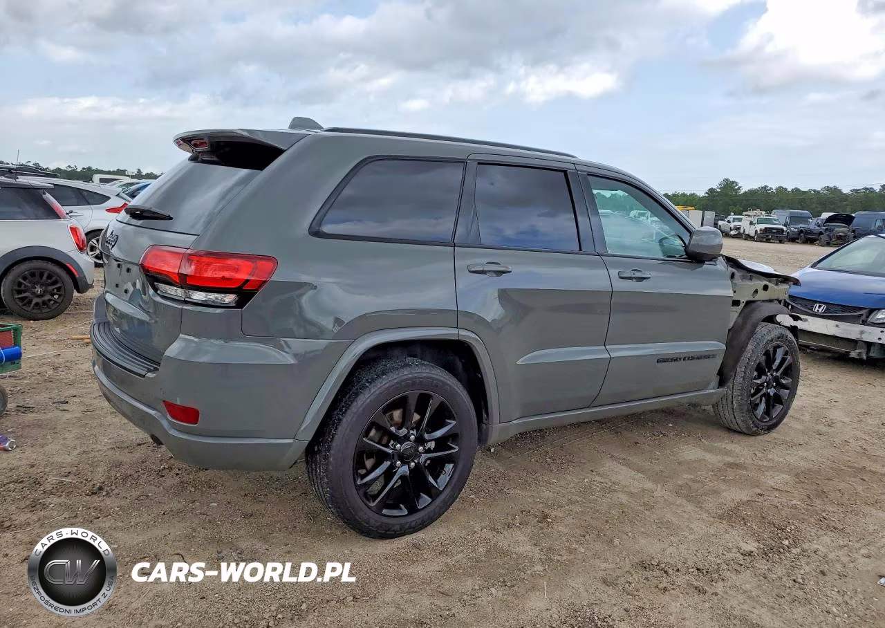 2020 Jeep Grand Cherokee Laredo VIN:1C4RJEAG9LC140452 - 3