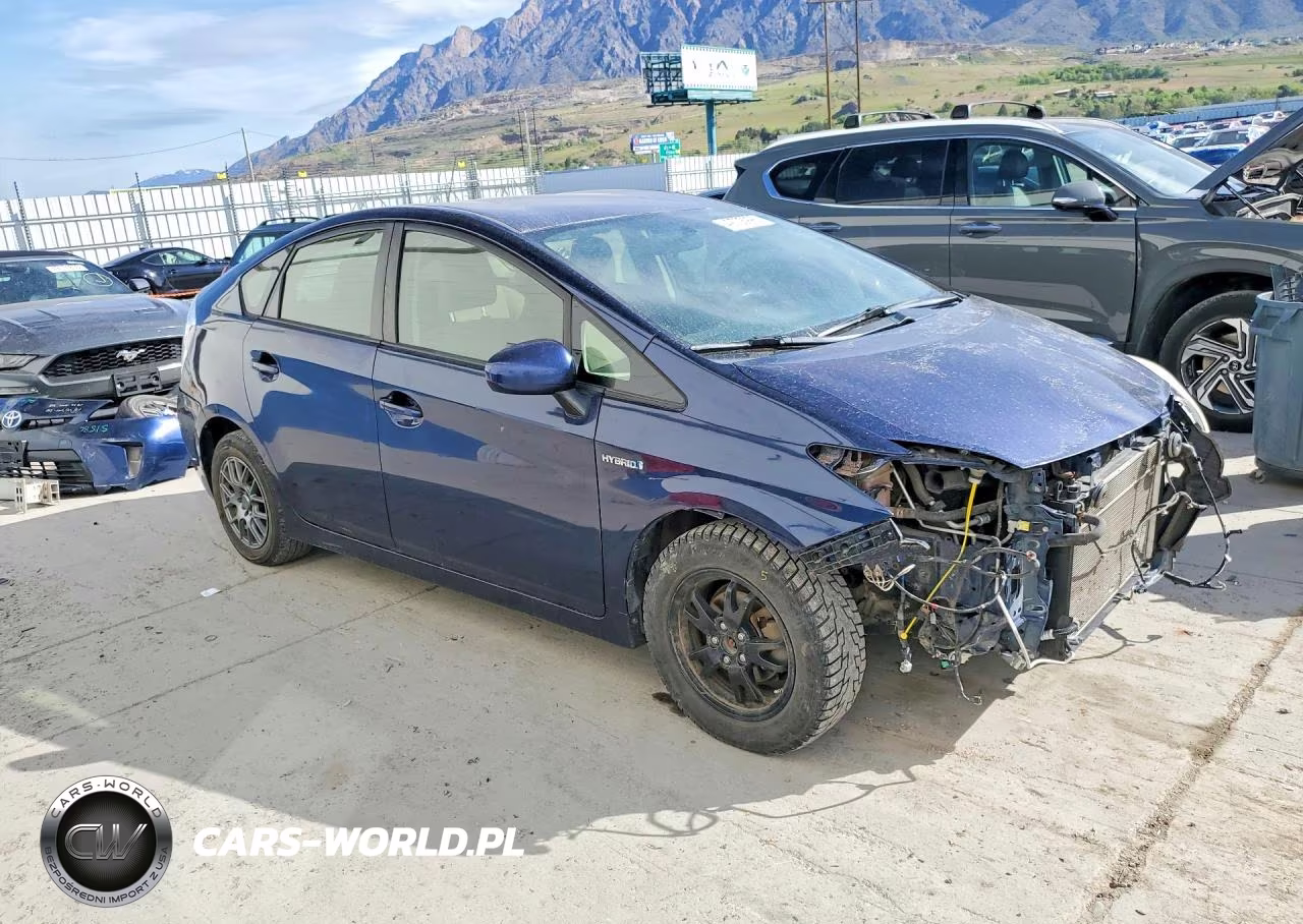 2012 Toyota Prius Two VIN:JTDKN3DU3C1583316 - 4
