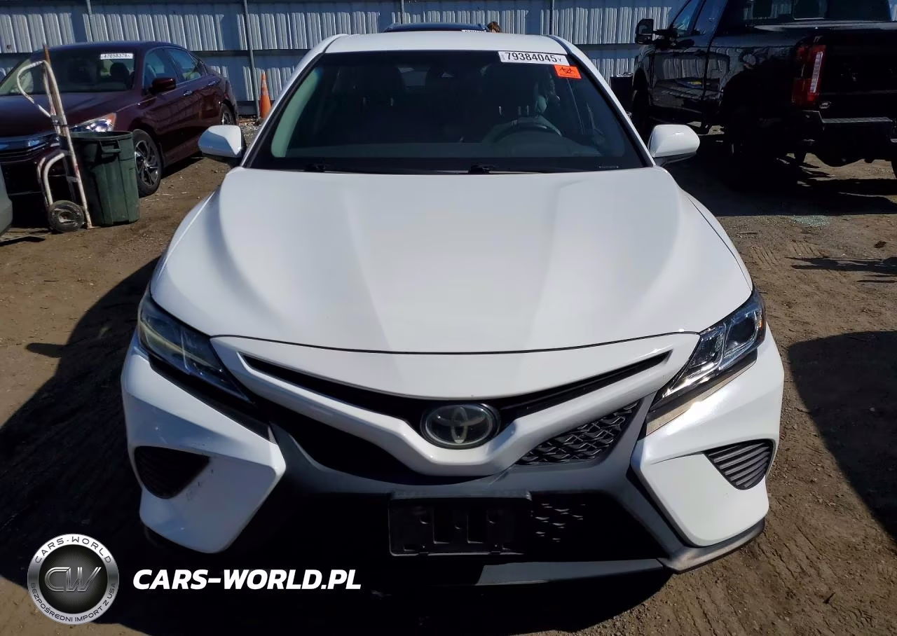 2018 Toyota Camry Se VIN:4T1B11HK4JU643894 - 5