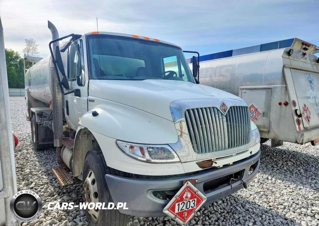 2011 International 4400 Fuel - Lube Truck