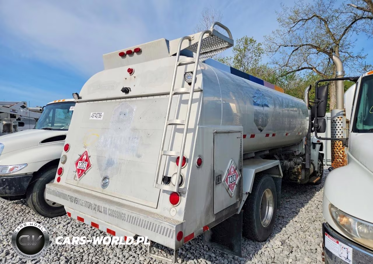 2011 International 4400 Fuel - Lube Truck VIN:1HTMKAAN5BH330476 - 4