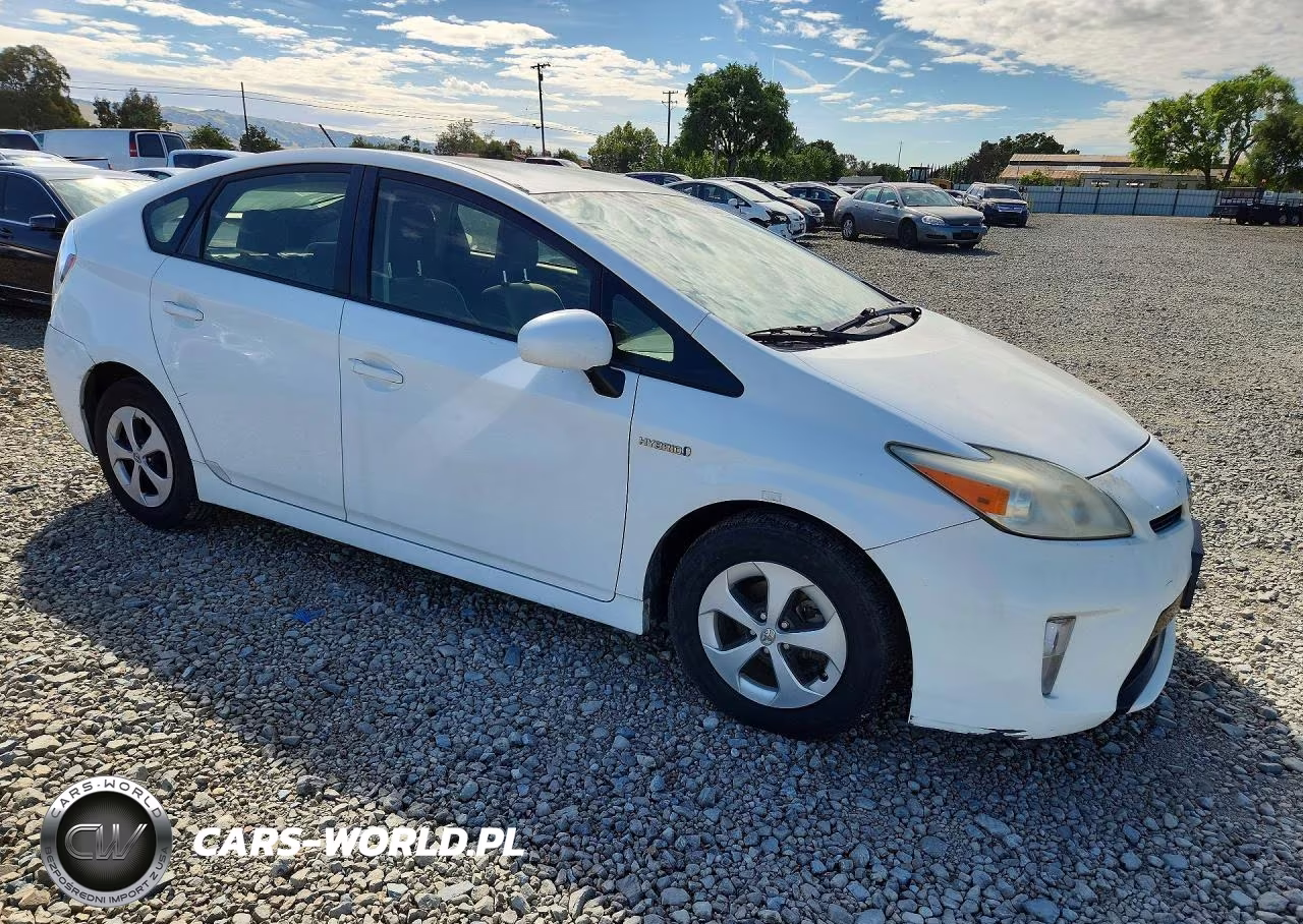 2012 Toyota Prius Two VIN:JTDKN3DU9C5495587 - 4
