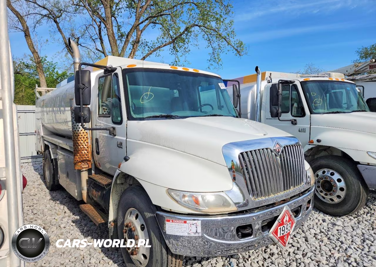 2004 International 4400 Fuel - Lube Truck
