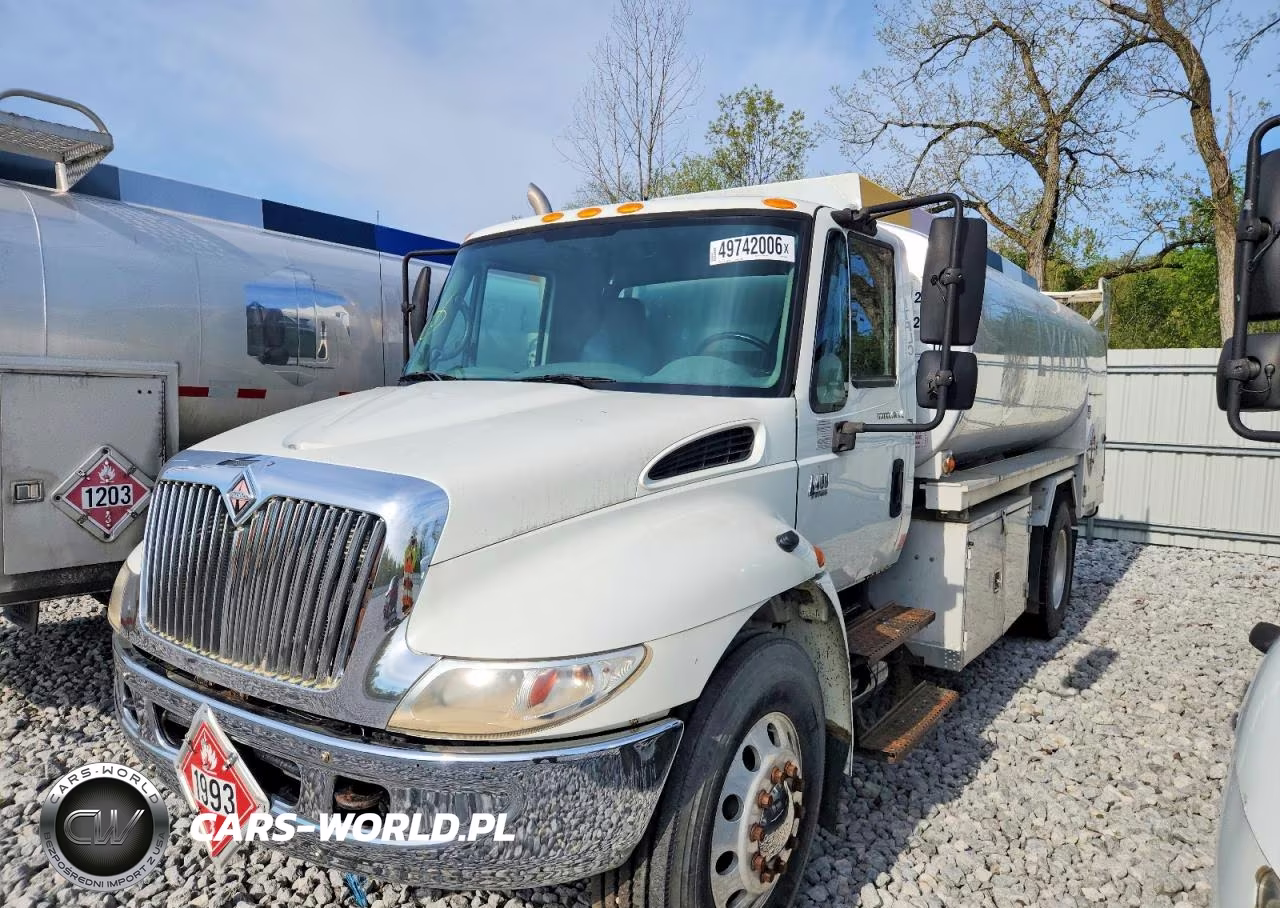 2004 International 4400 Fuel - Lube Truck VIN:1HTMKAAN74H655696 - 2