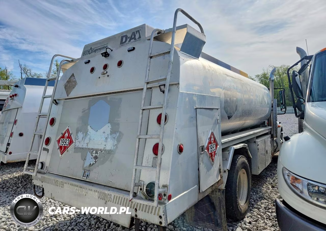 2004 International 4400 Fuel - Lube Truck VIN:1HTMKAAN74H655696 - 4