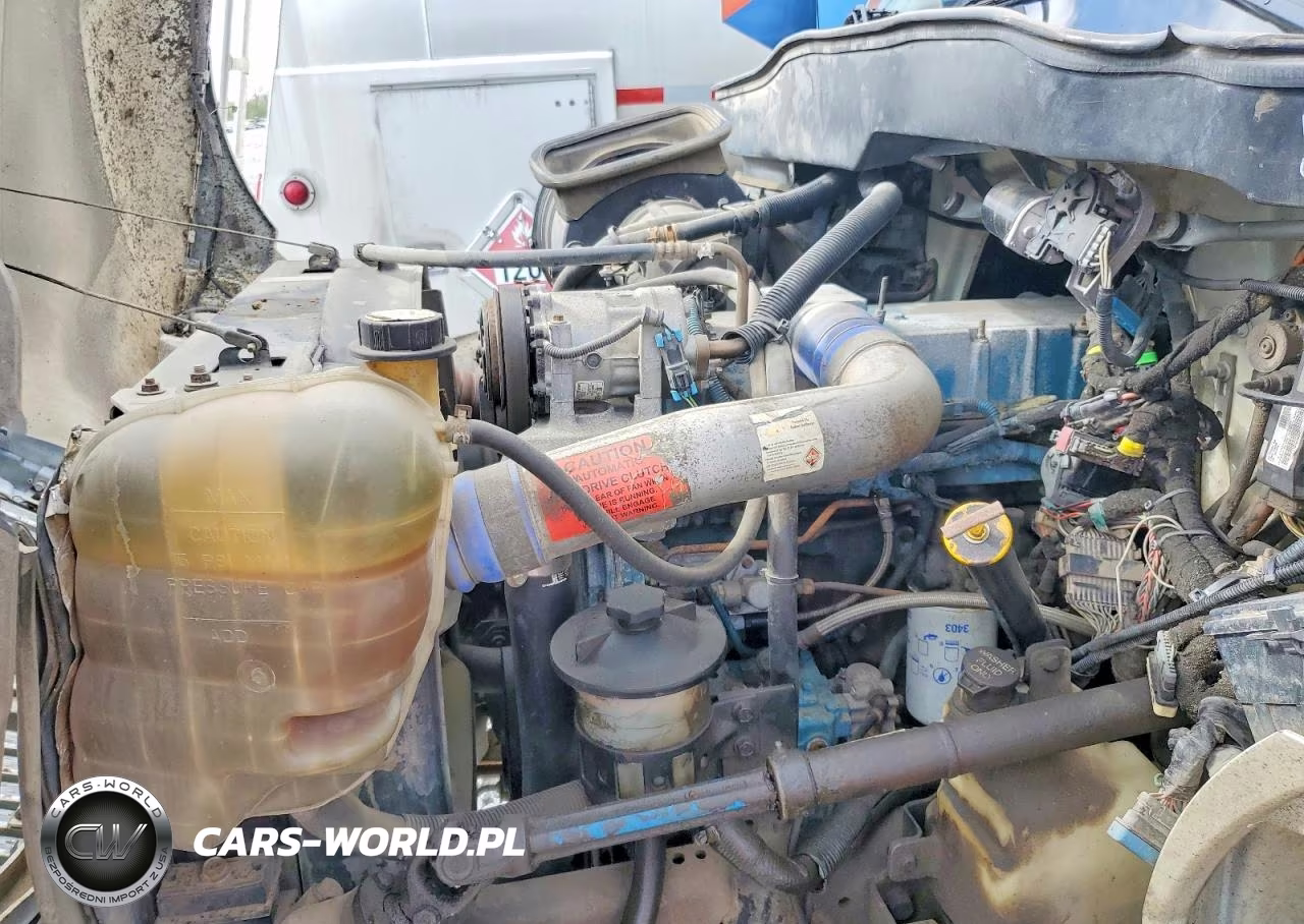 2004 International 4400 Fuel - Lube Truck VIN:1HTMKAAN74H655696 - 7