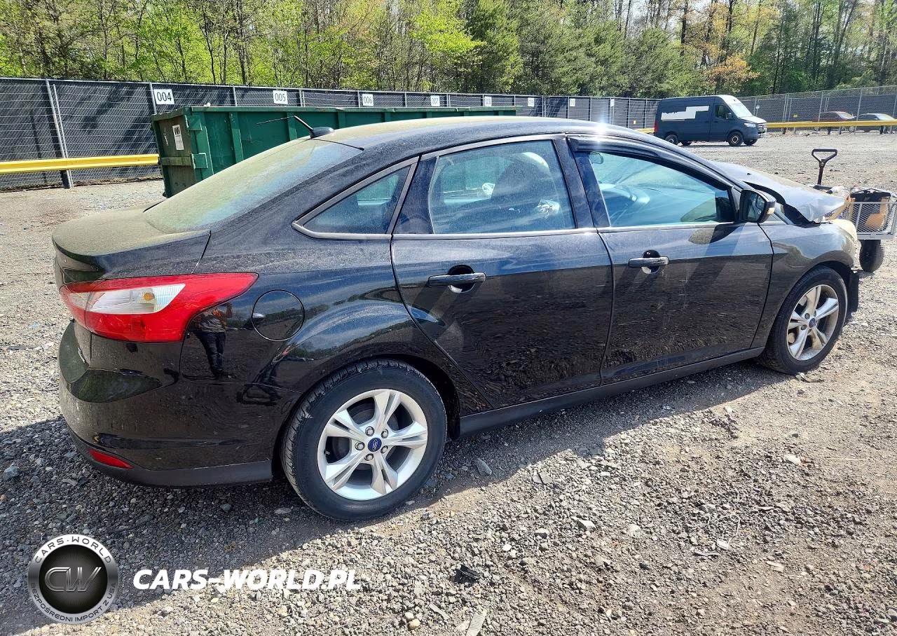 2014 Ford Focus Se VIN:1FADP3F26EL379217 - 3