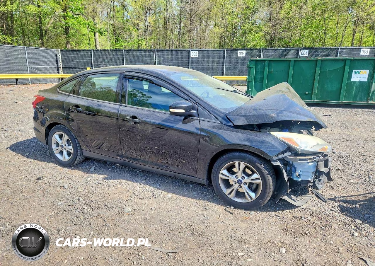 2014 Ford Focus Se VIN:1FADP3F26EL379217 - 4