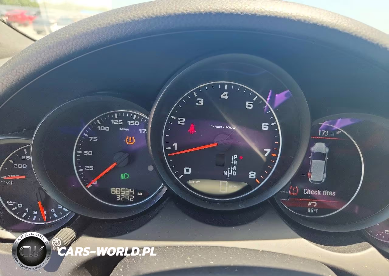 2016 Porsche Cayenne VIN:WP1AA2A28GKA36786 - 9