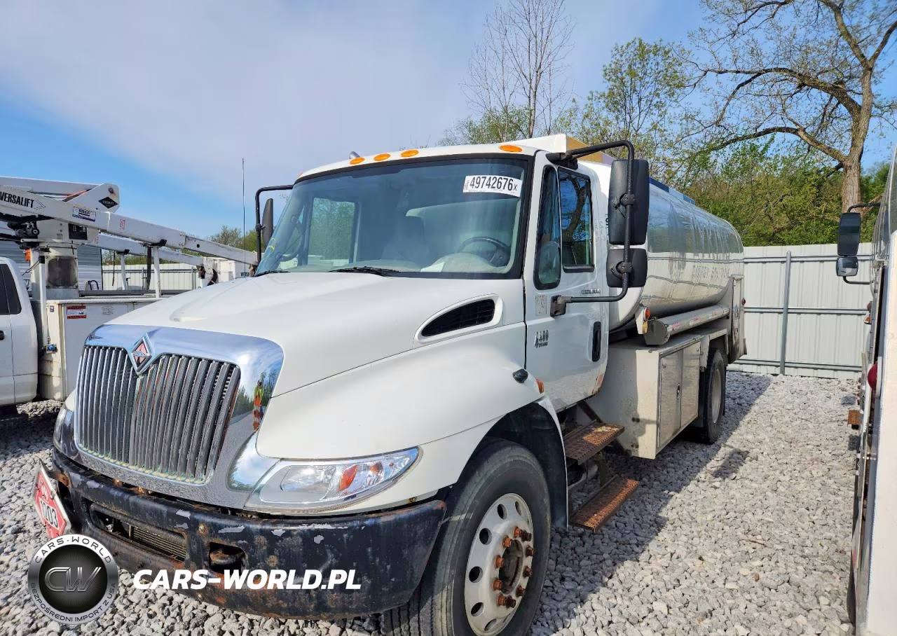 2004 International 4400 Fuel - Lube Truck VIN:1HTMKAAN94H655697 - 2