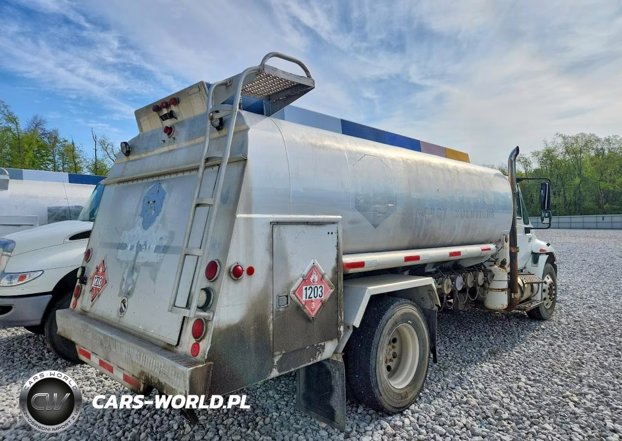 2004 International 4400 Fuel - Lube Truck VIN:1HTMKAAN94H655697 - 4
