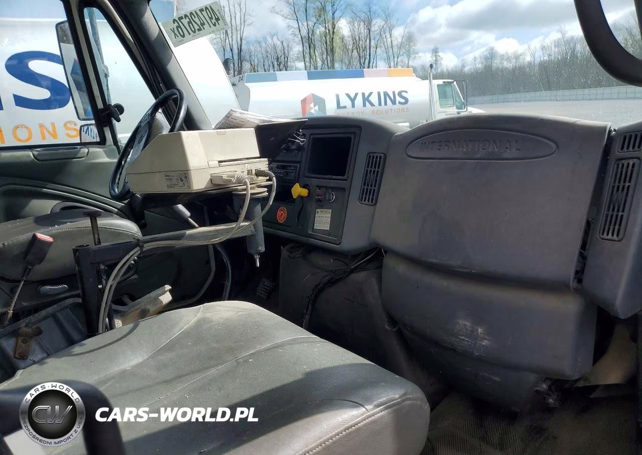 2004 International 4400 Fuel - Lube Truck VIN:1HTMKAAN94H655697 - 5