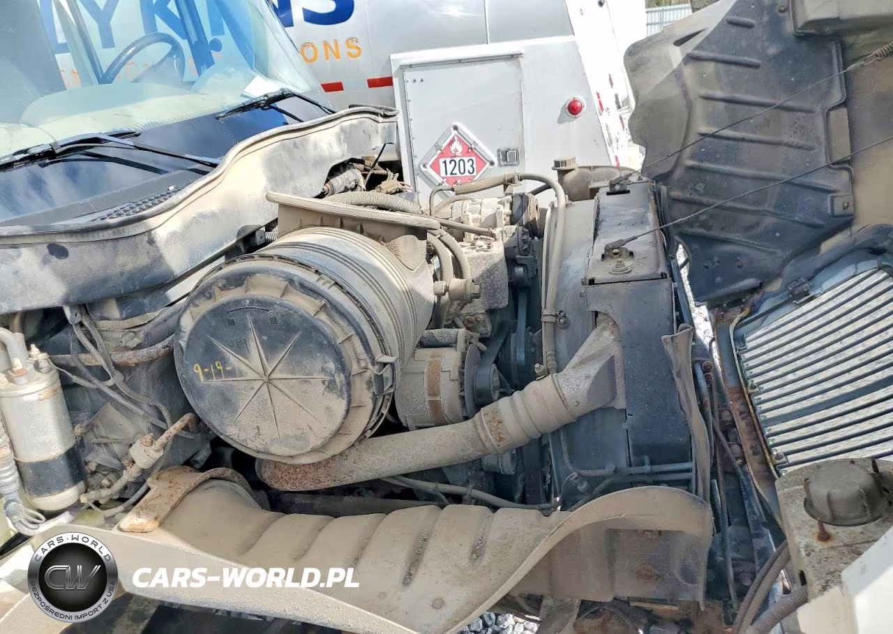 2004 International 4400 Fuel - Lube Truck VIN:1HTMKAAN94H655697 - 9
