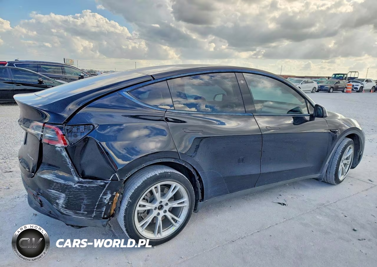 2022 Tesla Model Y VIN:7SAYGDEE9NF425416 - 3