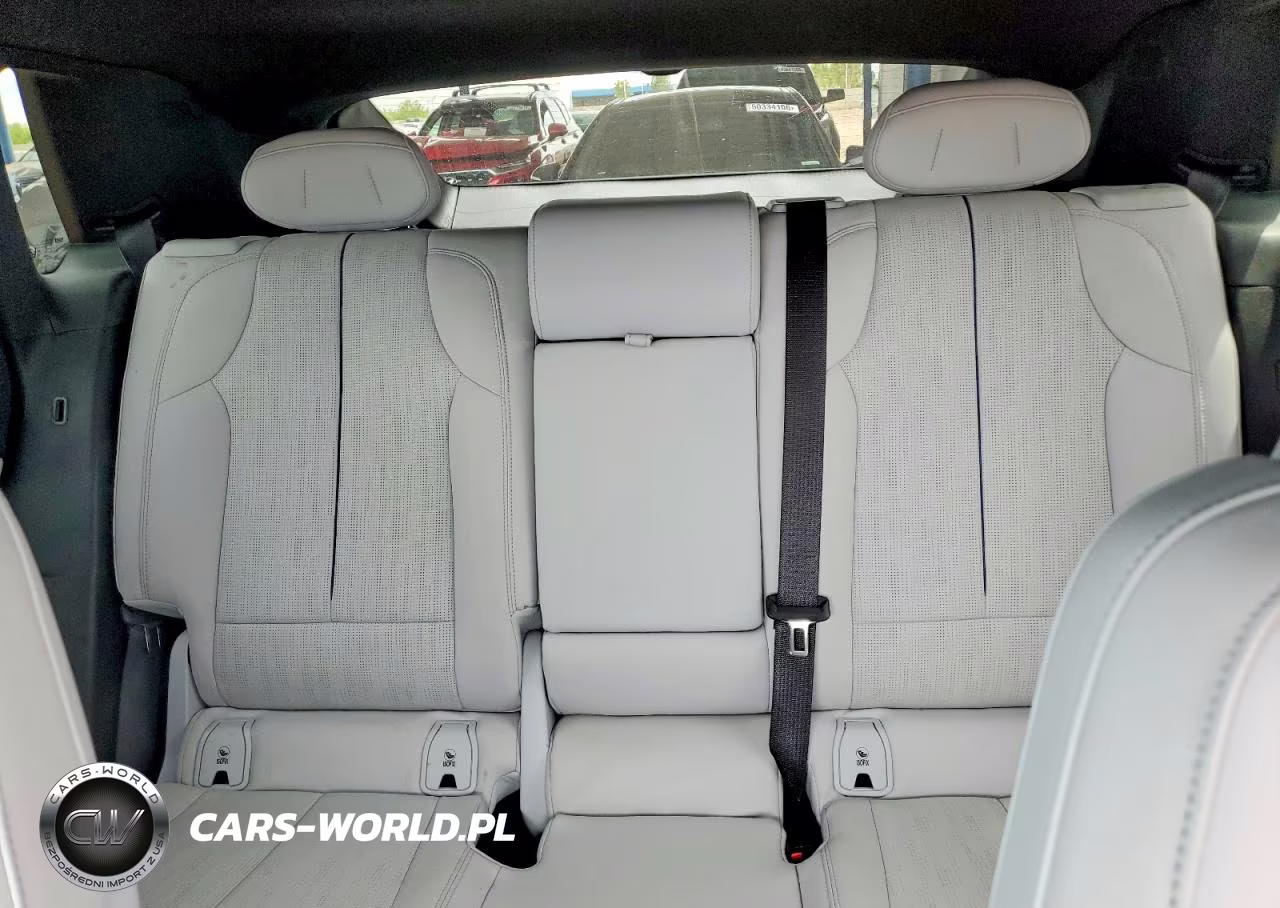 2024 Cadillac Lyriq Luxury VIN:1GYKPPRK9RZ141203 - 10