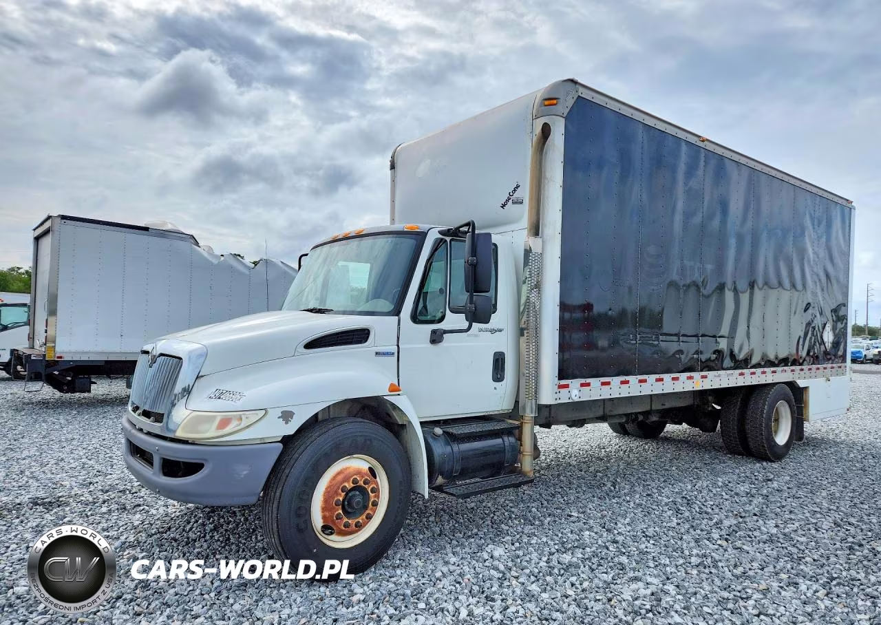 2009 International 4300 Box Truck