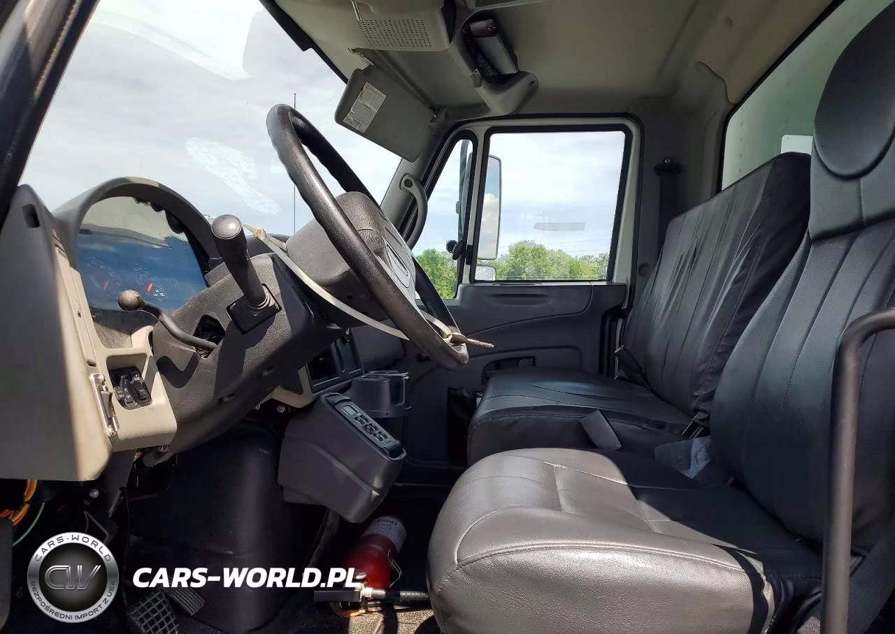 2009 International 4300 Box Truck VIN:1HTMMAAL99H085653 - 5