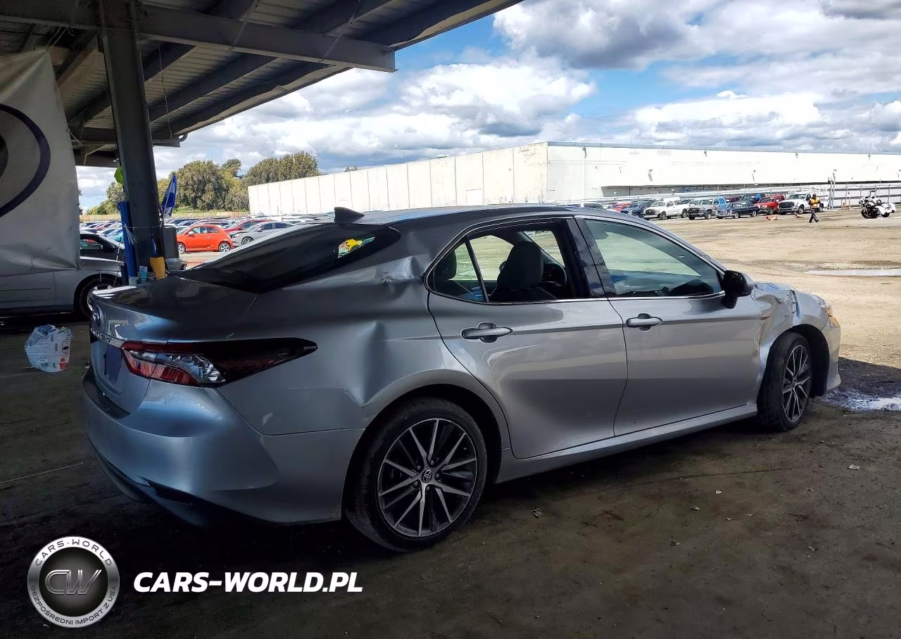 2022 Toyota Camry Xle VIN:4T1F31AK8NU599748 - 3
