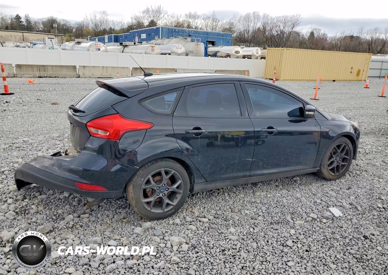 2016 Ford Focus Se VIN:1FADP3K25GL346041 - 3