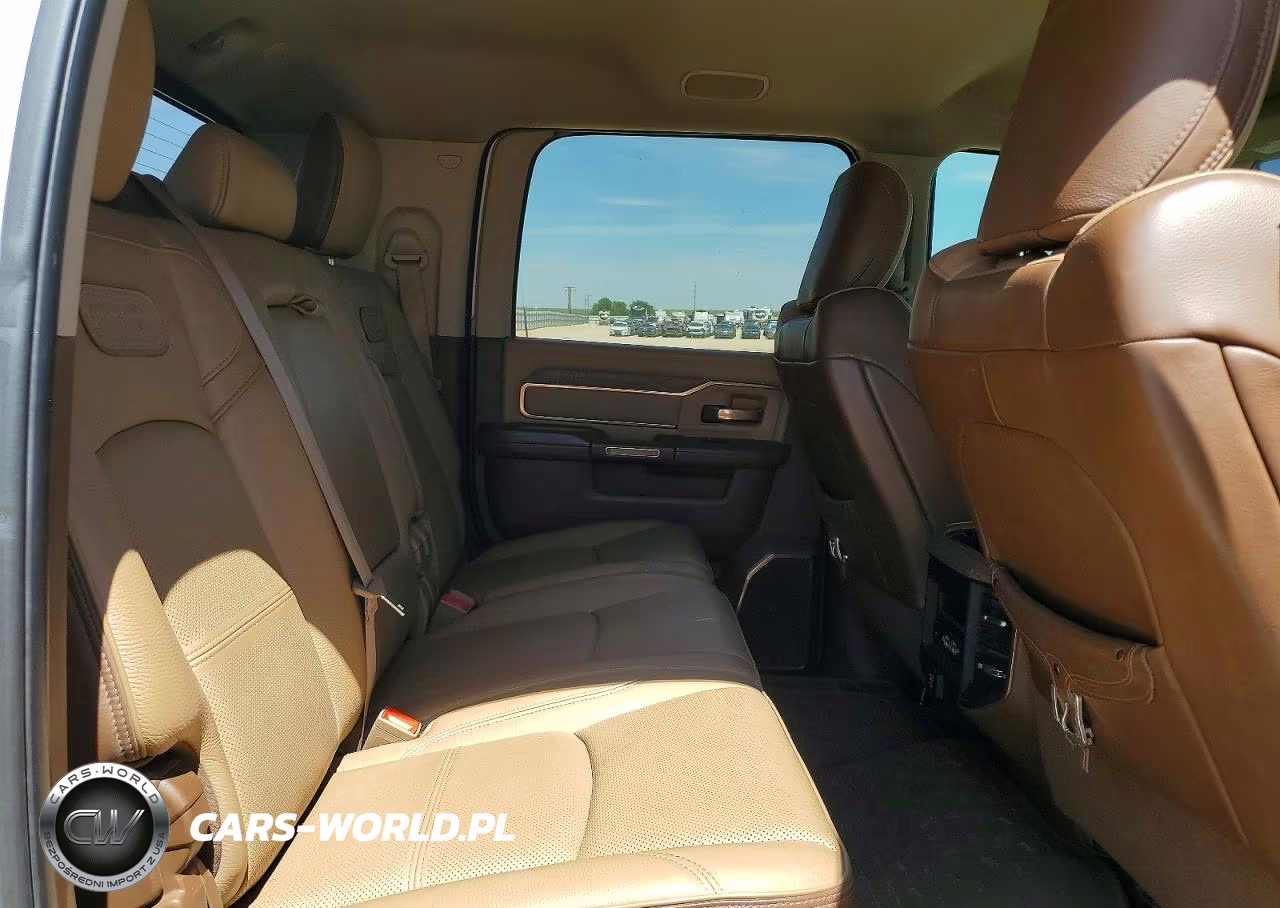 2019 Ram 2500 Longhorn VIN:3C6UR5PL7KG601660 - 10