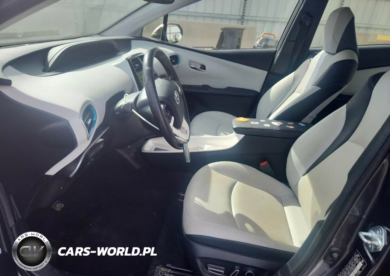 2016 Toyota Prius Four VIN:JTDKARFU2G3003320 - 7