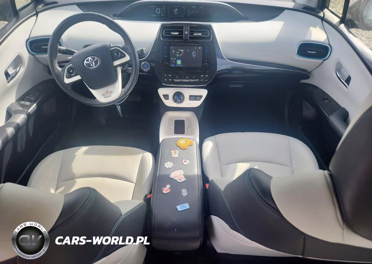 2016 Toyota Prius Four VIN:JTDKARFU2G3003320 - 8
