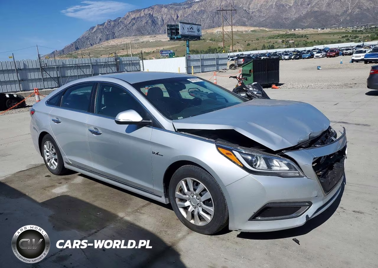 2016 Hyundai Sonata Hybrid Se VIN:KMHE24L15GA024743 - 4