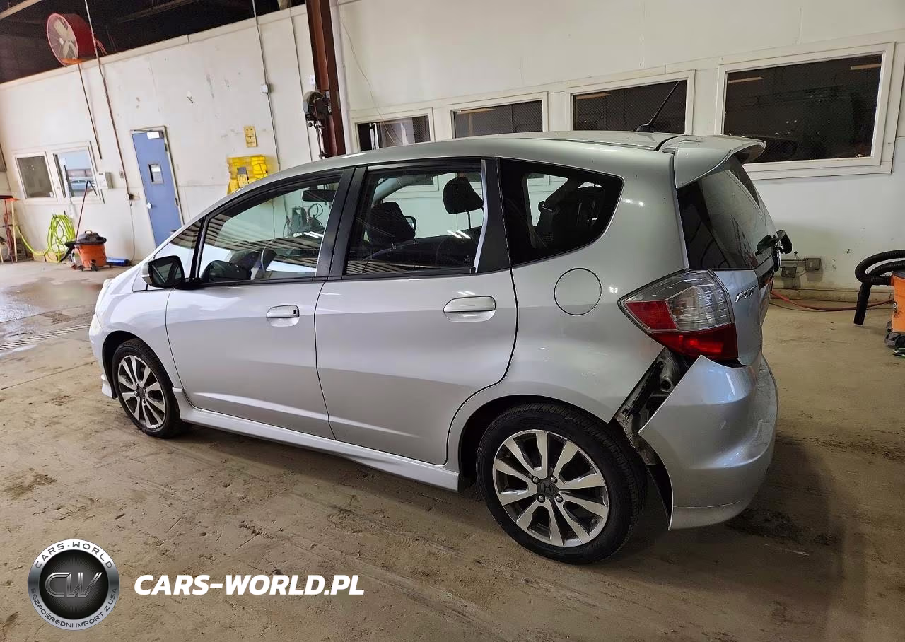 2013 Honda Fit Sport VIN:JHMGE8H51DC035213 - 2