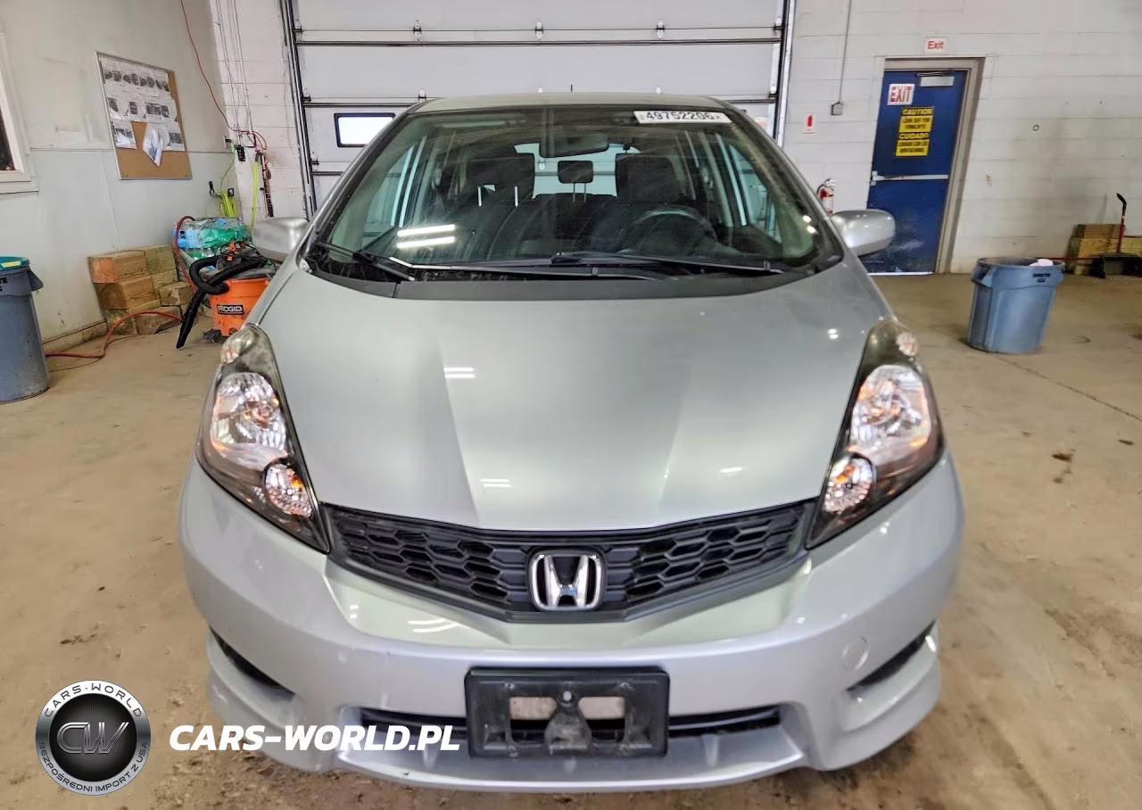 2013 Honda Fit Sport VIN:JHMGE8H51DC035213 - 5