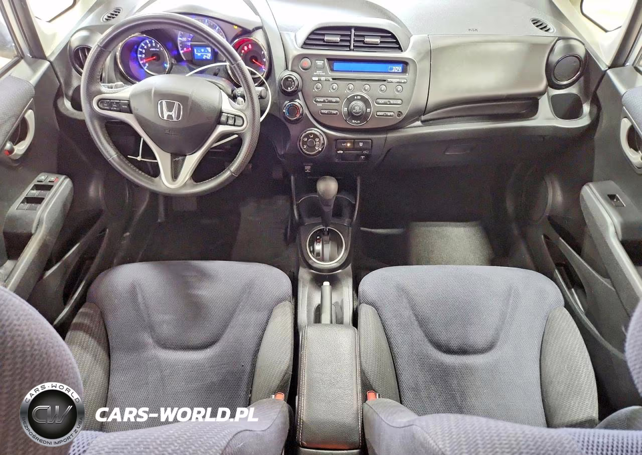 2013 Honda Fit Sport VIN:JHMGE8H51DC035213 - 8