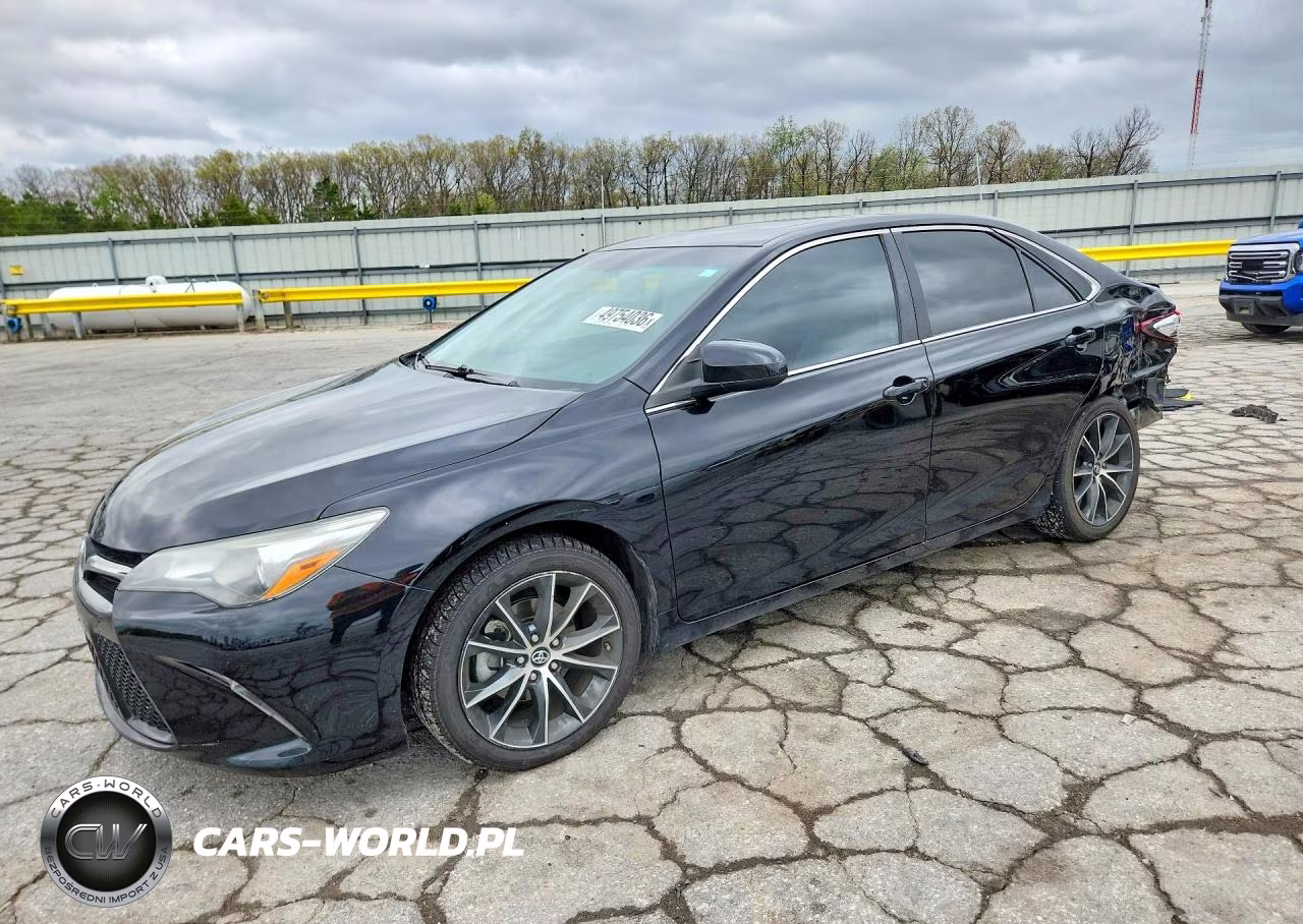 2016 Toyota Camry Xse