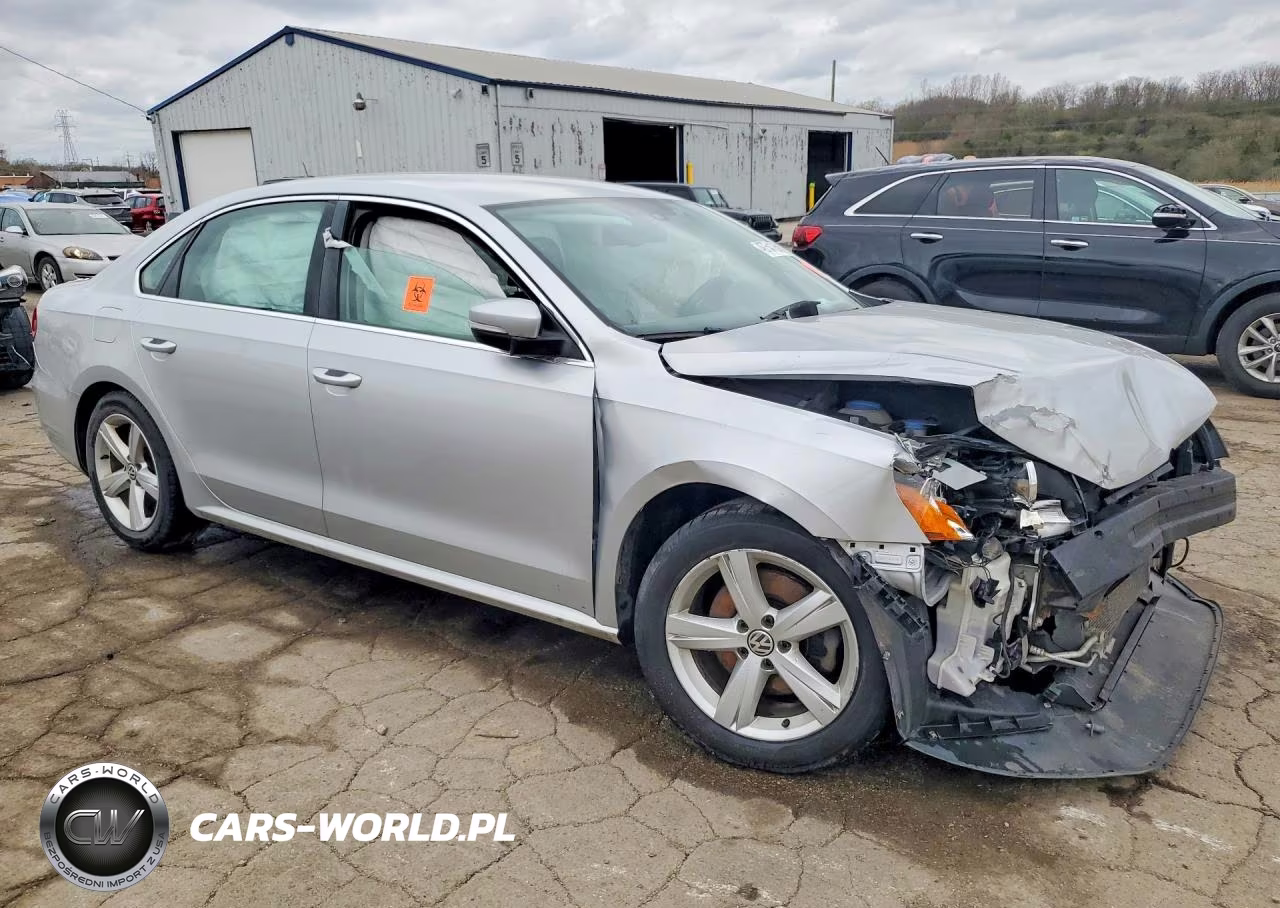 2013 Volkswagen Passat Se VIN:1VWBP7A34DC133514 - 4