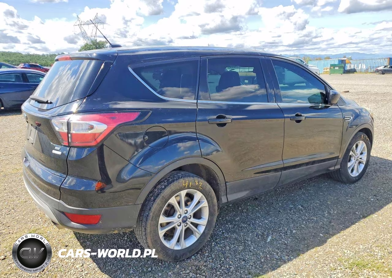 2017 Ford Escape Se VIN:1FMCU0GD2HUC80773 - 3