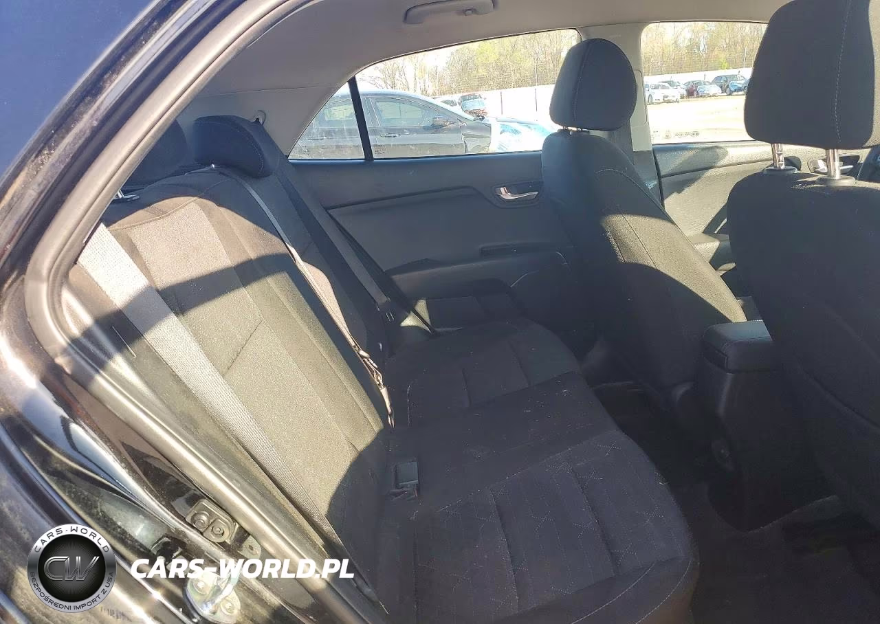 2020 Kia Rio 5-Door S VIN:3KPA25AD3LE333821 - 10