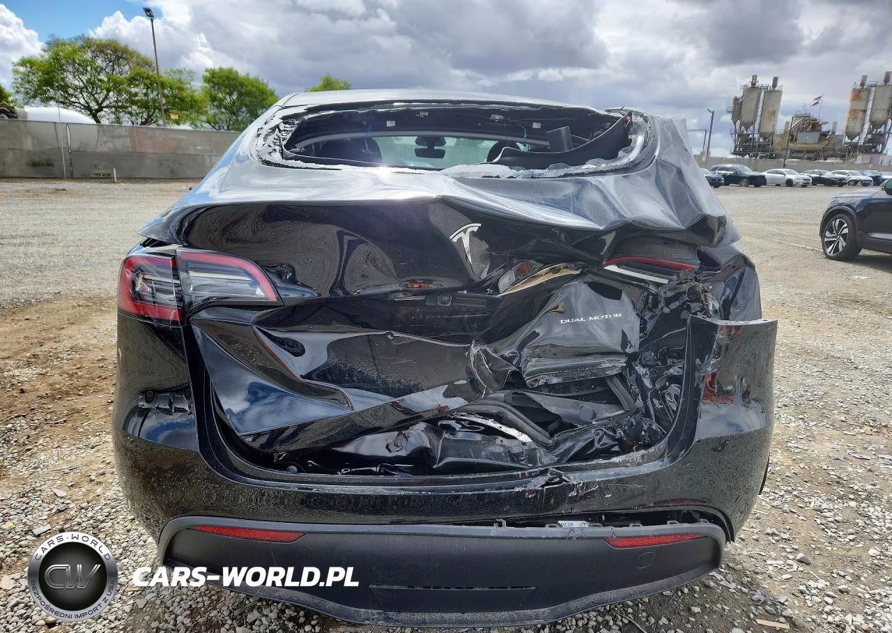 2025 Tesla Model Y VIN:7SAYGAEE8SF259710 - 6