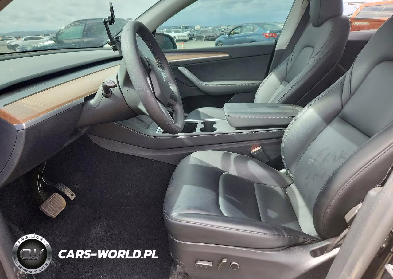 2025 Tesla Model Y VIN:7SAYGAEE8SF259710 - 7
