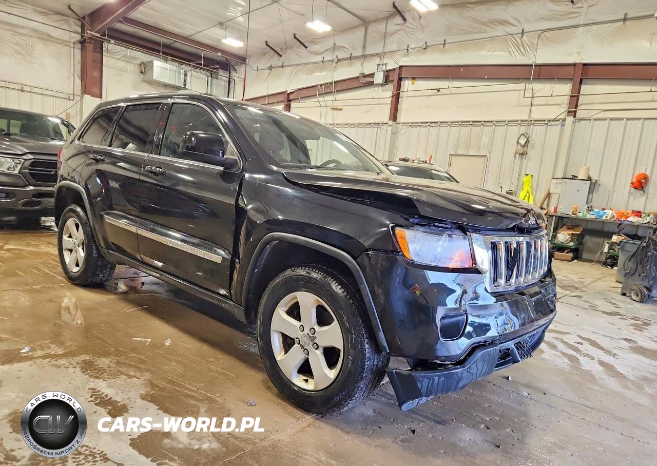 2011 Jeep Grand Cherokee Laredo VIN:1J4RR4GG2BC544597 - 4